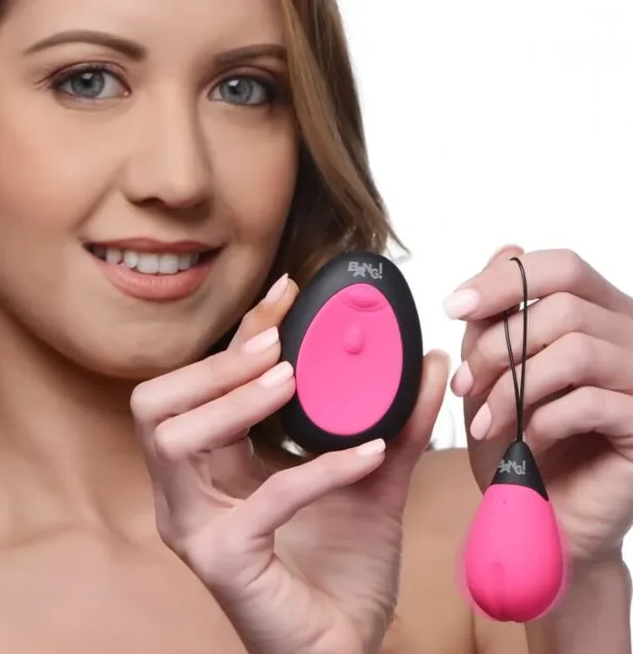 Bang 10X Vibrating Silicone Egg with Remote Pink
