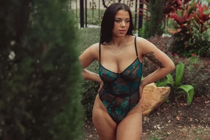 Burnout Underwire Bodysuit – Black/Faded Emerald –