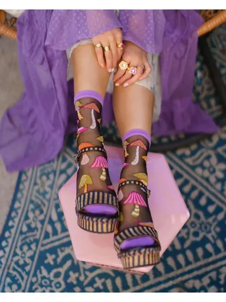 Magic Mushrooms Black Sheer Crew Sock – U.S. W5.5-10