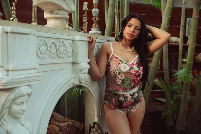 Tap Short – Multicolor Cotton Embroidery –