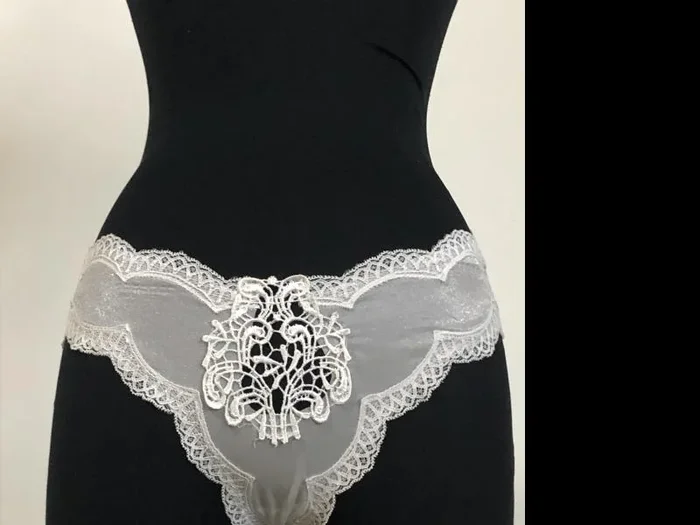White – Violette Guipure Detailed Tanga –